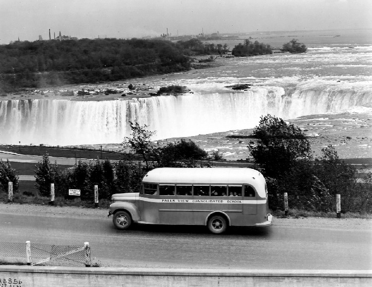 falls view d 1940 bus 90480-503427.jpg